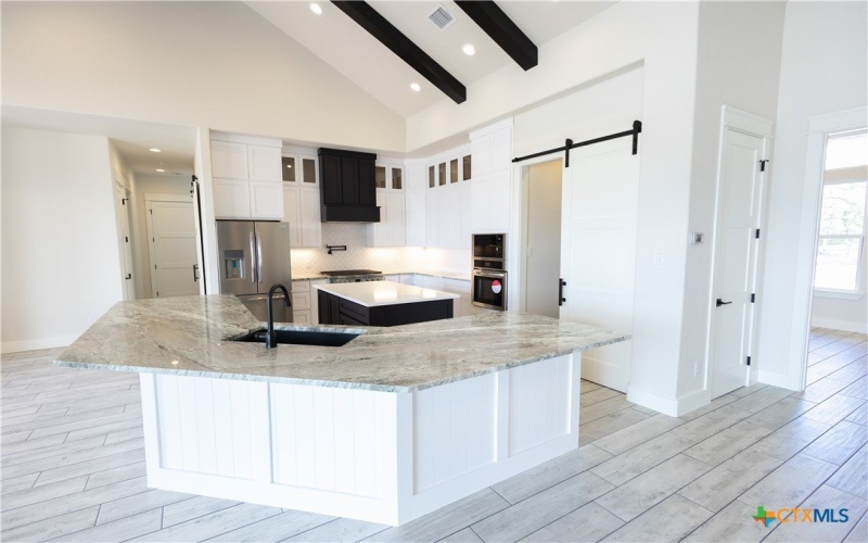 1193 Country Pike, Canyon Lake, TX 78133, 4 Habitaciones Habitaciones , ,5 BañosBaños,Residential,En Venta,1193 Country Pike,546912