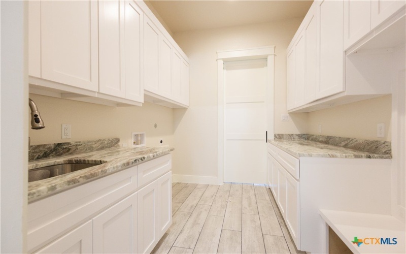 1193 Country Pike, Canyon Lake, TX 78133, 4 Habitaciones Habitaciones , ,5 BañosBaños,Residential,En Venta,1193 Country Pike,546912
