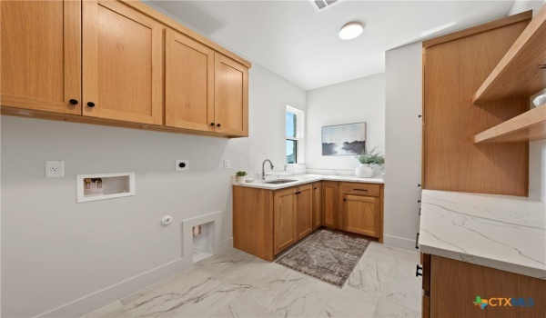 233 Glenview Circle, Belton, TX 76513, 4 Habitaciones Habitaciones , ,3 BañosBaños,Residential,En Venta,233 Glenview Circle,547010
