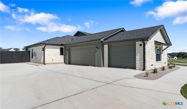 233 Glenview Circle, Belton, TX 76513, 4 Habitaciones Habitaciones , ,3 BañosBaños,Residential,En Venta,233 Glenview Circle,547010