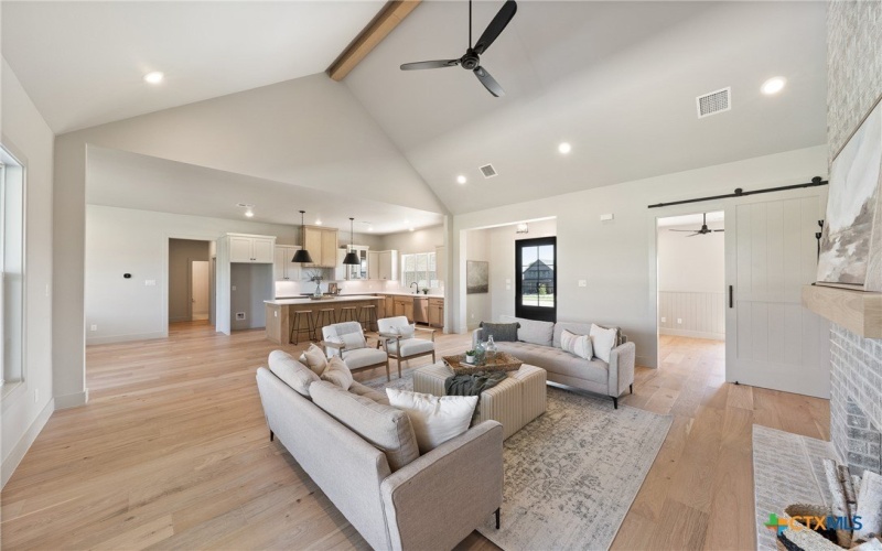 227 Glenview Circle, Belton, TX 76513, 4 Habitaciones Habitaciones , ,3 BañosBaños,Residential,En Venta,227 Glenview Circle,550429
