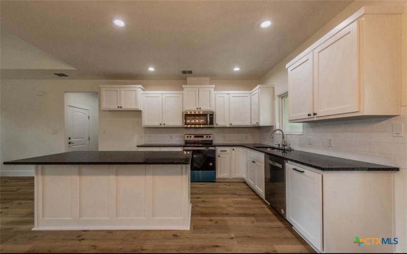 635 Cactus Flower, Canyon Lake, TX 78133, 3 Bedrooms Bedrooms, ,2 BathroomsBathrooms,Residential,For Sale,635 Cactus Flower,552078