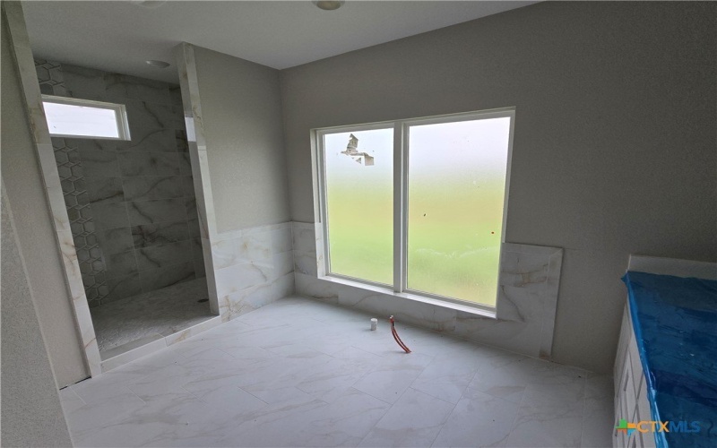 8186 S Lone Star Parkway, Moody, TX 76657, 5 Habitaciones Habitaciones , ,5 BañosBaños,Residential,En Venta,8186 S Lone Star Parkway,553152