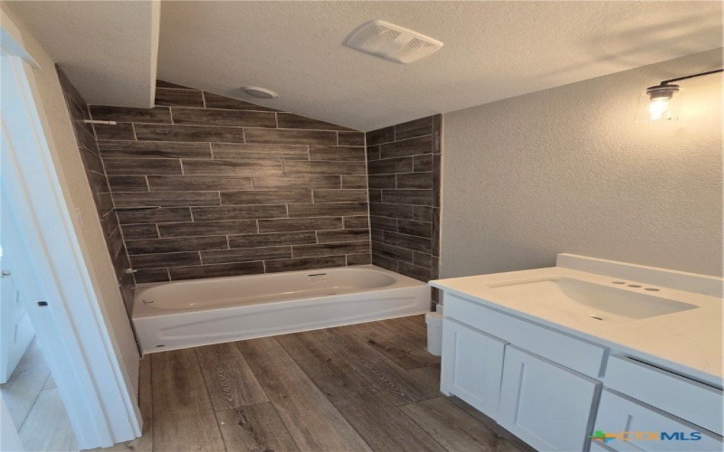 8186 S Lone Star Parkway, Moody, TX 76657, 5 Habitaciones Habitaciones , ,5 BañosBaños,Residential,En Venta,8186 S Lone Star Parkway,553152