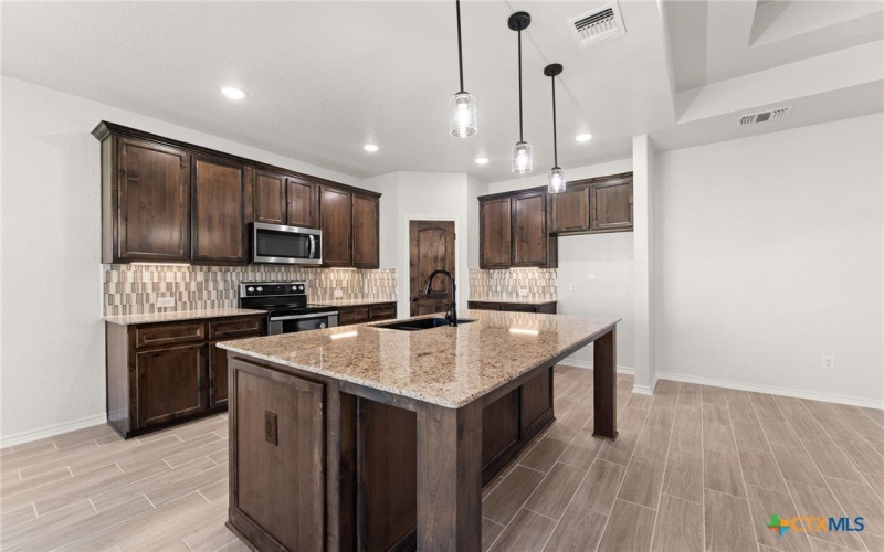 5306 Southern Belle Drive, Killeen, TX 76542, 4 Habitaciones Habitaciones , ,3 BañosBaños,Residential,En Venta,5306 Southern Belle Drive,555075