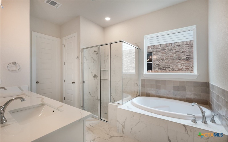 1812 Weinnacht, New Braunfels, TX 78132, 5 Bedrooms Bedrooms, ,5 BathroomsBathrooms,Residential,For Sale,1812 Weinnacht,555974