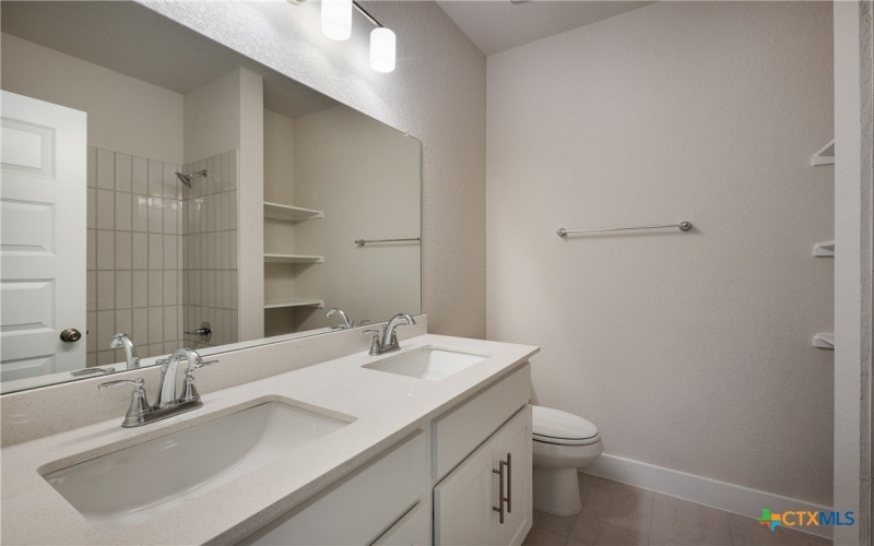 1812 Weinnacht, New Braunfels, TX 78132, 5 Bedrooms Bedrooms, ,5 BathroomsBathrooms,Residential,For Sale,1812 Weinnacht,555974