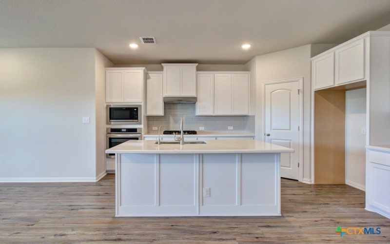 1641 Couser Avenue, New Braunfels, TX 78132, 3 Bedrooms Bedrooms, ,2 BathroomsBathrooms,Residential,For Sale,1641 Couser Avenue,558425