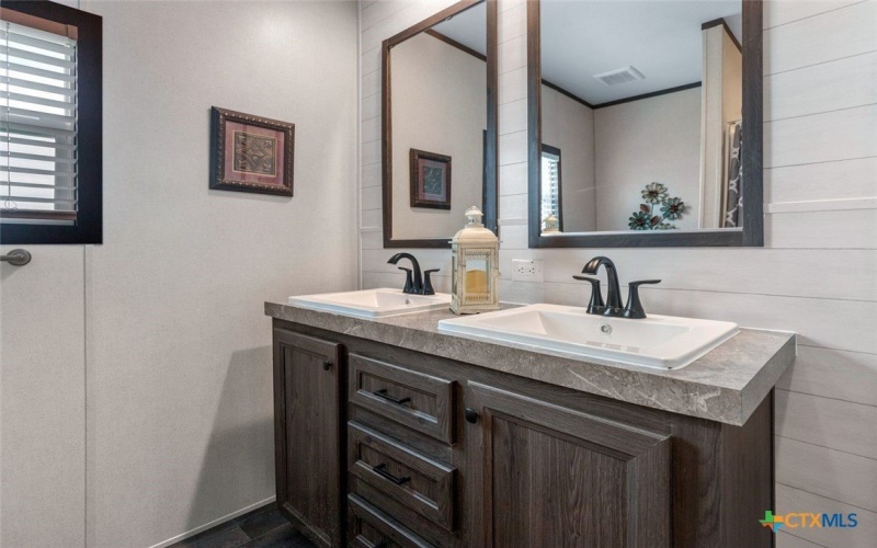 4917 Bronco Ridge, San Marcos, TX 78666, 5 Bedrooms Bedrooms, ,3 BathroomsBathrooms,Residential,For Sale,4917 Bronco Ridge,564274
