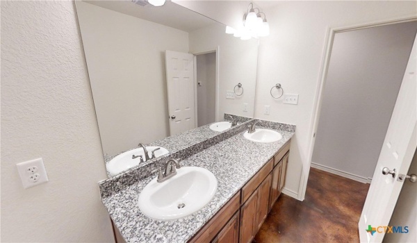210 E Washington Avenue #B, Copperas Cove, TX 76522, 3 Bedrooms Bedrooms, ,2 BathroomsBathrooms,Residential Lease,For Rent,210 E Washington Avenue,565348