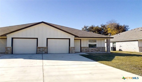 210 E Washington Avenue #B, Copperas Cove, TX 76522, 3 Bedrooms Bedrooms, ,2 BathroomsBathrooms,Residential Lease,For Rent,210 E Washington Avenue,565348