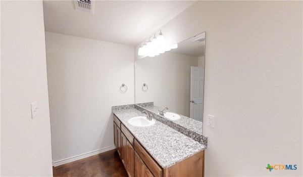 210 E Washington Avenue #B, Copperas Cove, TX 76522, 3 Bedrooms Bedrooms, ,2 BathroomsBathrooms,Residential Lease,For Rent,210 E Washington Avenue,565348