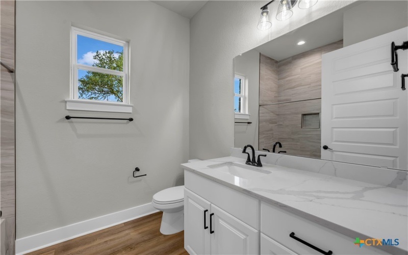 113 Cobblestone Lane, Burnet, TX 78611, 5 Habitaciones Habitaciones , ,2 BañosBaños,Residential,En Venta,113 Cobblestone Lane,565419