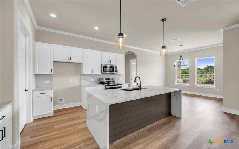 2221 Park View Drive, Marble Falls, TX 78654, 5 Bedrooms Bedrooms, ,2 BathroomsBathrooms,Residential,For Sale,2221 Park View Drive,565422