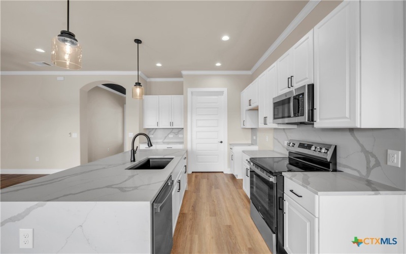 2221 Park View Drive, Marble Falls, TX 78654, 5 Bedrooms Bedrooms, ,2 BathroomsBathrooms,Residential,For Sale,2221 Park View Drive,565422