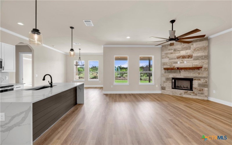 2221 Park View Drive, Marble Falls, TX 78654, 5 Bedrooms Bedrooms, ,2 BathroomsBathrooms,Residential,For Sale,2221 Park View Drive,565422