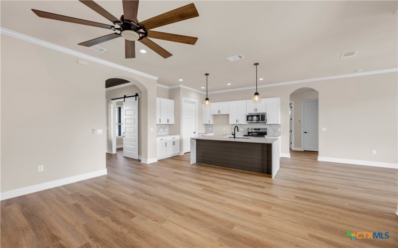 2221 Park View Drive, Marble Falls, TX 78654, 5 Bedrooms Bedrooms, ,2 BathroomsBathrooms,Residential,For Sale,2221 Park View Drive,565422