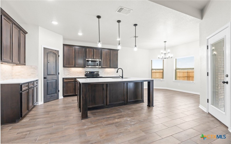 609 Dred Roger Circle, Killeen, TX 76542, 4 Bedrooms Bedrooms, ,2 BathroomsBathrooms,Residential,For Sale,609 Dred Roger Circle,568130