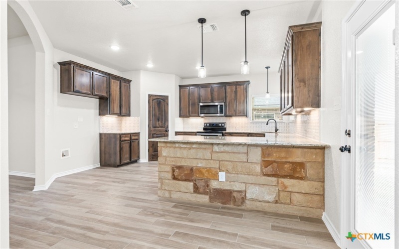 611 Dred Roger Circle, Killeen, TX 76542, 4 Bedrooms Bedrooms, ,2 BathroomsBathrooms,Residential,For Sale,611 Dred Roger Circle,568134