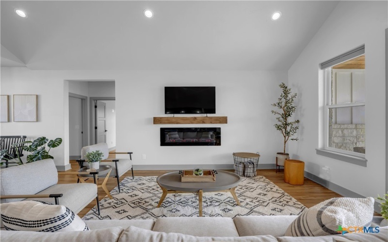 438 Cedar Mountain Drive, Marble Falls, TX 78654, 4 Bedrooms Bedrooms, ,2 BathroomsBathrooms,Residential,For Sale,438 Cedar Mountain Drive,573746