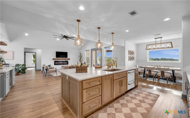 438 Cedar Mountain Drive, Marble Falls, TX 78654, 4 Bedrooms Bedrooms, ,2 BathroomsBathrooms,Residential,For Sale,438 Cedar Mountain Drive,573746