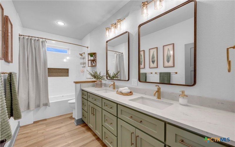 438 Cedar Mountain Drive, Marble Falls, TX 78654, 4 Bedrooms Bedrooms, ,2 BathroomsBathrooms,Residential,For Sale,438 Cedar Mountain Drive,573746