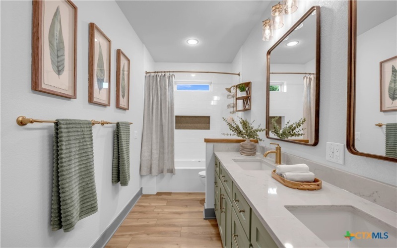 438 Cedar Mountain Drive, Marble Falls, TX 78654, 4 Bedrooms Bedrooms, ,2 BathroomsBathrooms,Residential,For Sale,438 Cedar Mountain Drive,573746