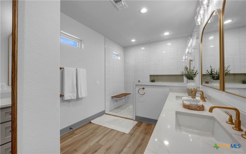 438 Cedar Mountain Drive, Marble Falls, TX 78654, 4 Bedrooms Bedrooms, ,2 BathroomsBathrooms,Residential,For Sale,438 Cedar Mountain Drive,573746