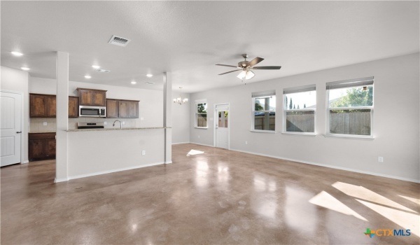 1405 Lindsey Drive, Copperas Cove, TX 76522, 4 Bedrooms Bedrooms, ,3 BathroomsBathrooms,Residential,For Sale,1405 Lindsey Drive,573902