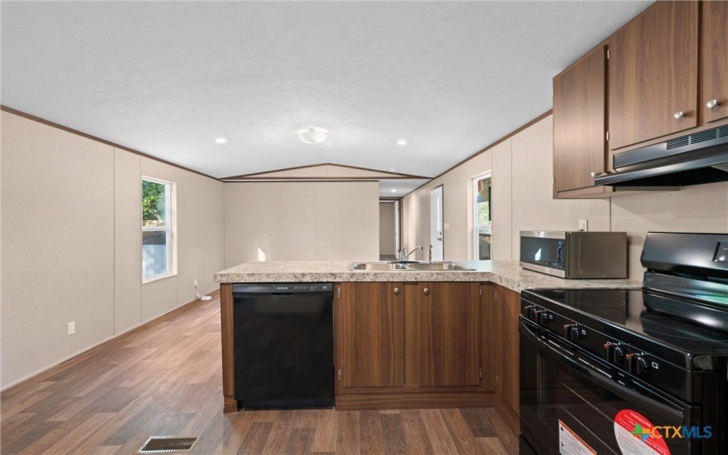 27 Briarwood, Morgans Point Resort, TX 76513, 3 Bedrooms Bedrooms, ,2 BathroomsBathrooms,Residential,For Sale,27 Briarwood,573977
