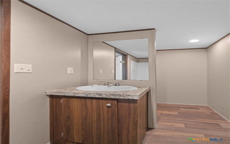 27 Briarwood, Morgans Point Resort, TX 76513, 3 Bedrooms Bedrooms, ,2 BathroomsBathrooms,Residential,For Sale,27 Briarwood,573977