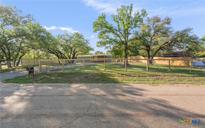 27 Briarwood, Morgans Point Resort, TX 76513, 3 Bedrooms Bedrooms, ,2 BathroomsBathrooms,Residential,For Sale,27 Briarwood,573977