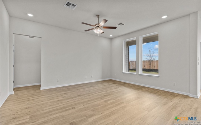 2039 Newforest Peak, New Braunfels, TX 78130, 3 Bedrooms Bedrooms, ,2 BathroomsBathrooms,Residential,For Sale,2039 Newforest Peak,568827