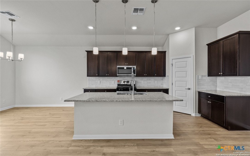 2039 Newforest Peak, New Braunfels, TX 78130, 3 Bedrooms Bedrooms, ,2 BathroomsBathrooms,Residential,For Sale,2039 Newforest Peak,568827