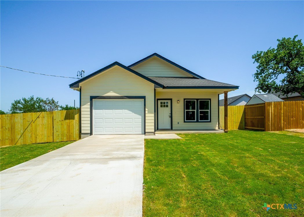 307 Cedarhill Drive, Granite Shoals, TX 78654, 3 Bedrooms Bedrooms, ,2 BathroomsBathrooms,Residential,For Sale,307 Cedarhill Drive,569093