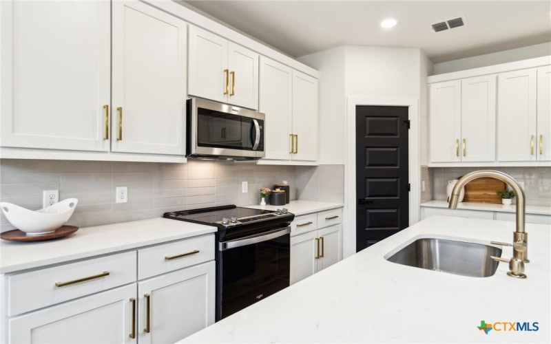 1313 Green Meadow Lane, Spring Branch, TX 78070, 3 Bedrooms Bedrooms, ,2 BathroomsBathrooms,Residential,For Sale,1313 Green Meadow Lane,569416