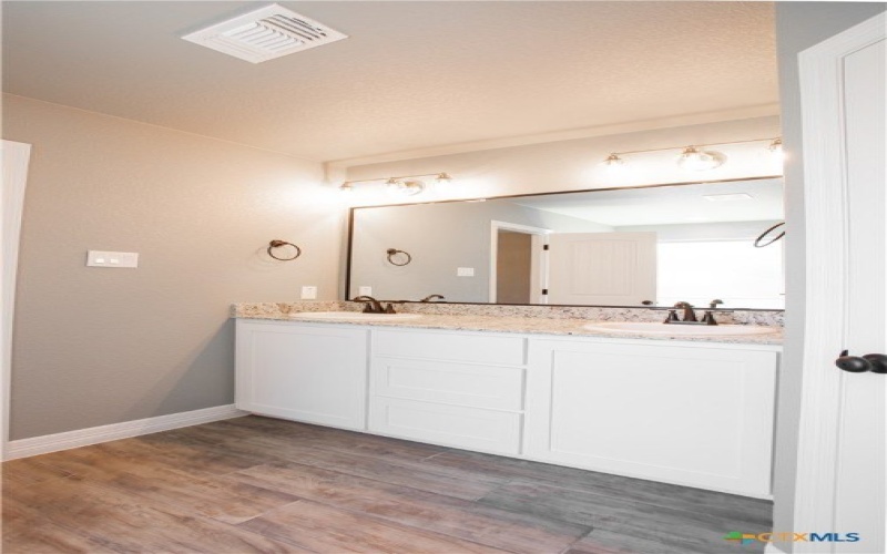 3221 Digby Drive, Belton, TX 76513, 4 Bedrooms Bedrooms, ,2 BathroomsBathrooms,Residential,For Sale,3221 Digby Drive,574305
