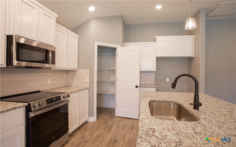 3221 Digby Drive, Belton, TX 76513, 4 Bedrooms Bedrooms, ,2 BathroomsBathrooms,Residential,For Sale,3221 Digby Drive,574305
