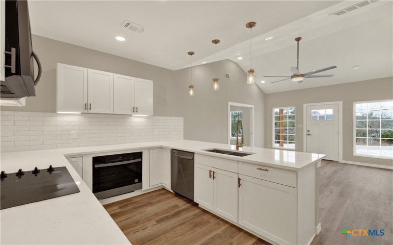 1196 Canyon Trace, Canyon Lake, TX 78133, 2 Bedrooms Bedrooms, ,2 BathroomsBathrooms,Residential,For Sale,1196 Canyon Trace,569669