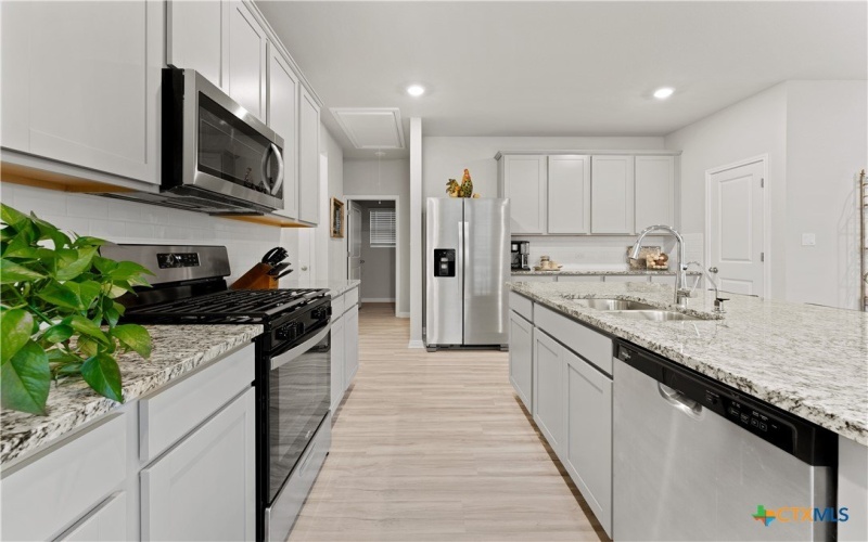 416 View Drive, Georgetown, TX 78628, 3 Habitaciones Habitaciones , ,2 BañosBaños,Residential,En Venta,416 View Drive,569729