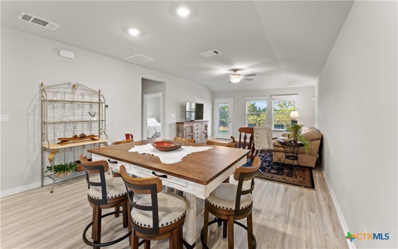 416 View Drive, Georgetown, TX 78628, 3 Habitaciones Habitaciones , ,2 BañosBaños,Residential,En Venta,416 View Drive,569729