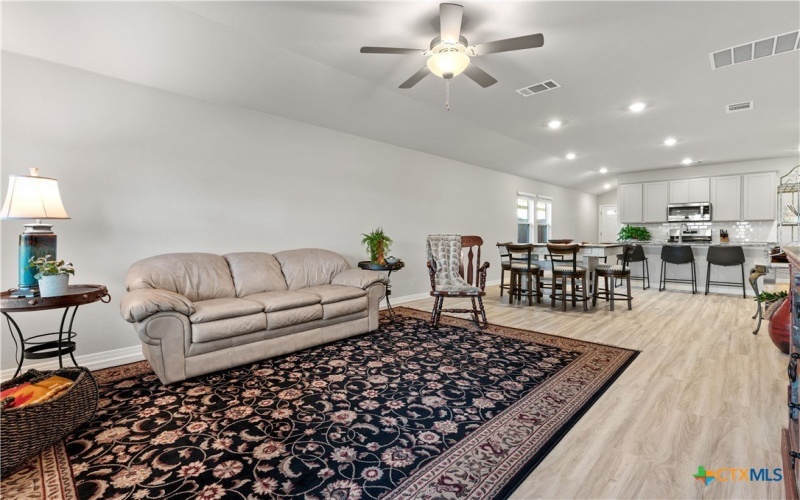 416 View Drive, Georgetown, TX 78628, 3 Habitaciones Habitaciones , ,2 BañosBaños,Residential,En Venta,416 View Drive,569729