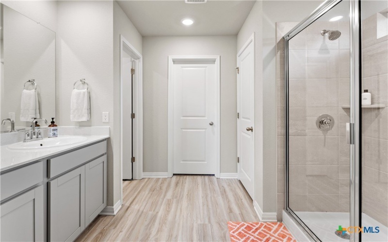 416 View Drive, Georgetown, TX 78628, 3 Habitaciones Habitaciones , ,2 BañosBaños,Residential,En Venta,416 View Drive,569729