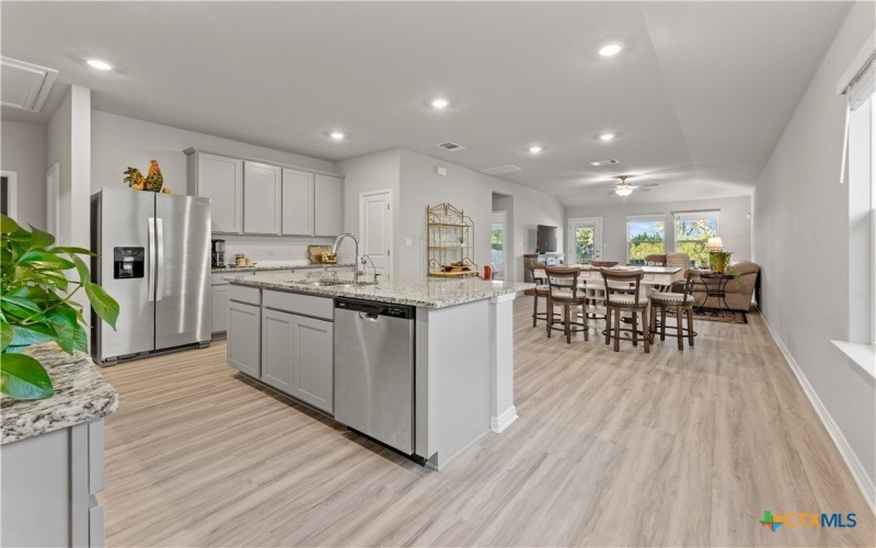 416 View Drive, Georgetown, TX 78628, 3 Habitaciones Habitaciones , ,2 BañosBaños,Residential,En Venta,416 View Drive,569729