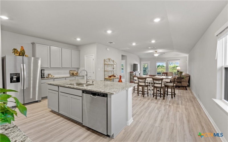 416 View Drive, Georgetown, TX 78628, 3 Habitaciones Habitaciones , ,2 BañosBaños,Residential,En Venta,416 View Drive,569729