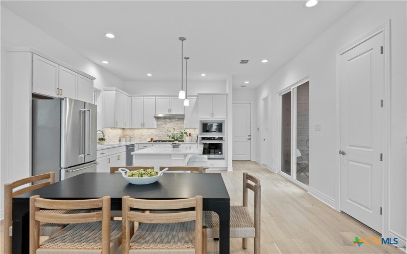 795 N Academy Avenue, New Braunfels, TX 78130, 3 Habitaciones Habitaciones , ,2 BañosBaños,Residential,En Venta,795 N Academy Avenue,569981