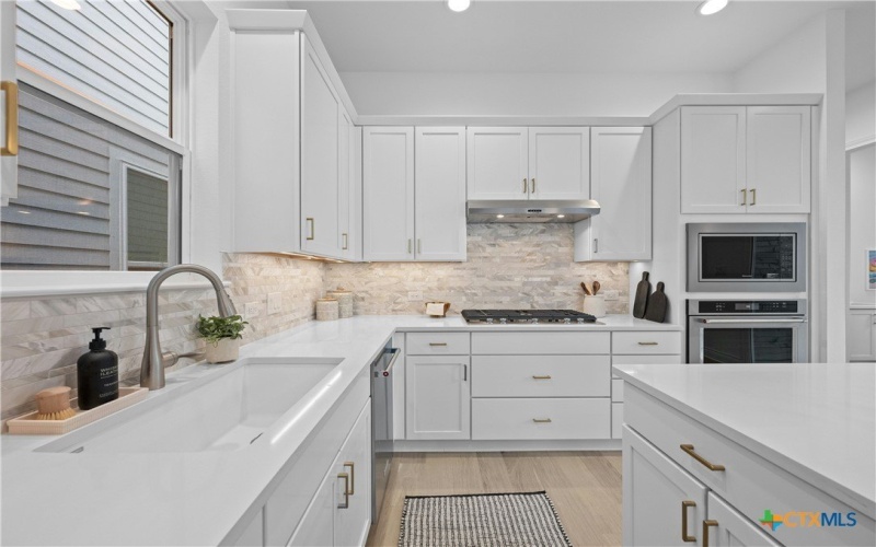 795 N Academy Avenue, New Braunfels, TX 78130, 3 Habitaciones Habitaciones , ,2 BañosBaños,Residential,En Venta,795 N Academy Avenue,569981