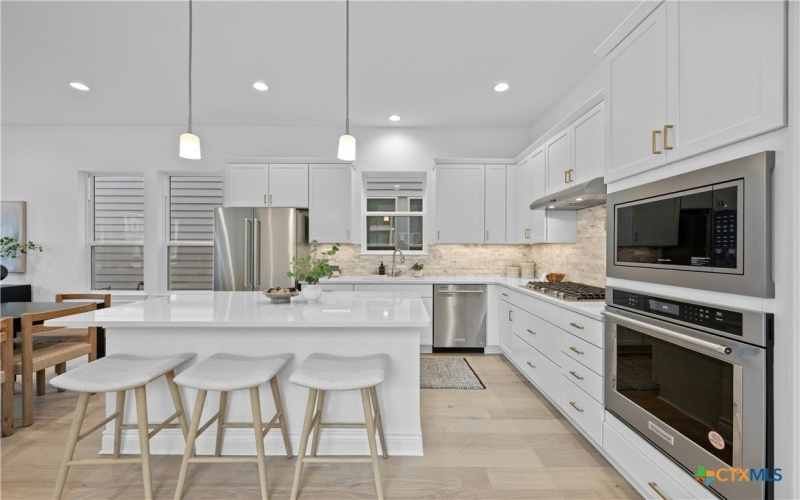 795 N Academy Avenue, New Braunfels, TX 78130, 3 Habitaciones Habitaciones , ,2 BañosBaños,Residential,En Venta,795 N Academy Avenue,569981