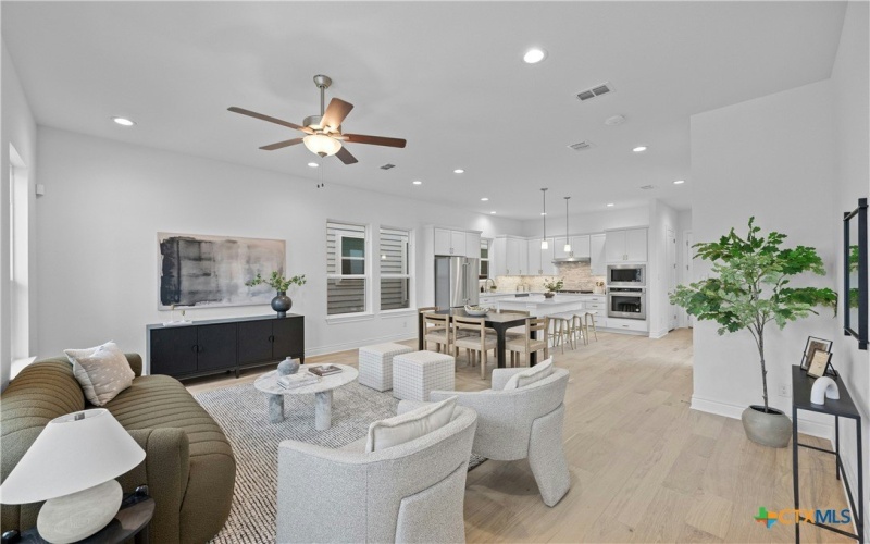 795 N Academy Avenue, New Braunfels, TX 78130, 3 Habitaciones Habitaciones , ,2 BañosBaños,Residential,En Venta,795 N Academy Avenue,569981