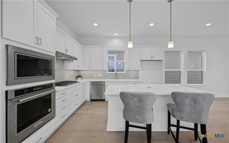759 N Academy Avenue, New Braunfels, TX 78130, 3 Habitaciones Habitaciones , ,2 BañosBaños,Residential,En Venta,759 N Academy Avenue,570138